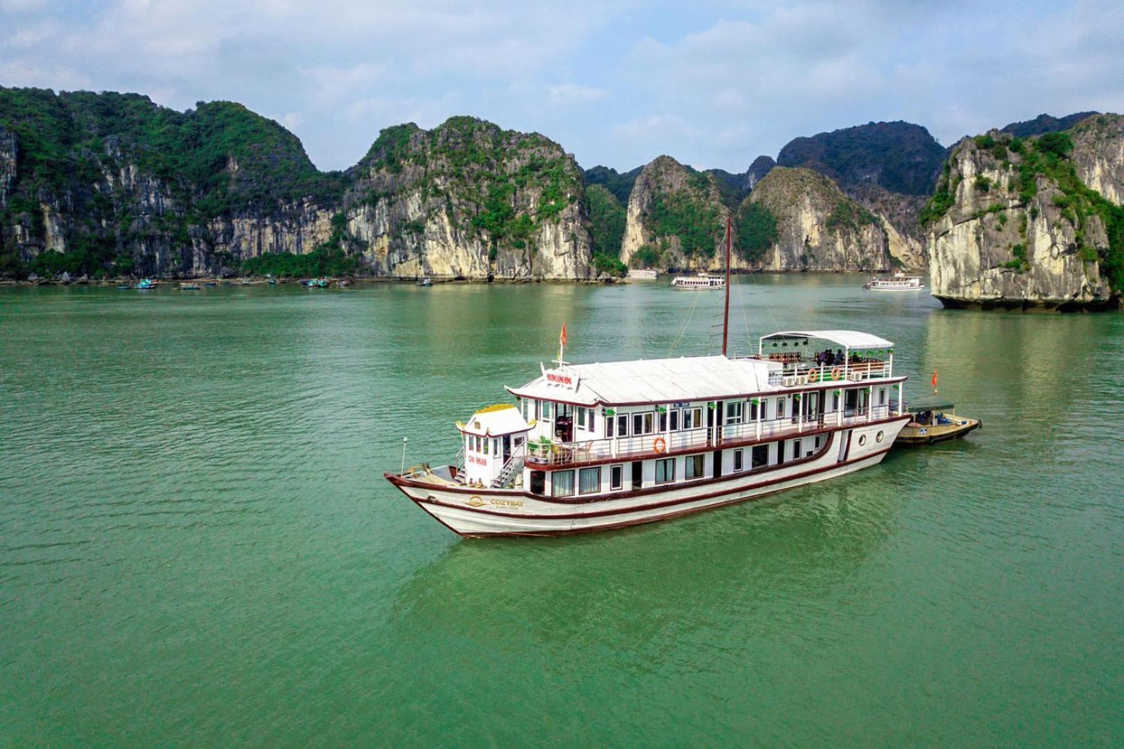 Cozy Bay Classic Cruise Ha Long Eksteriør billede