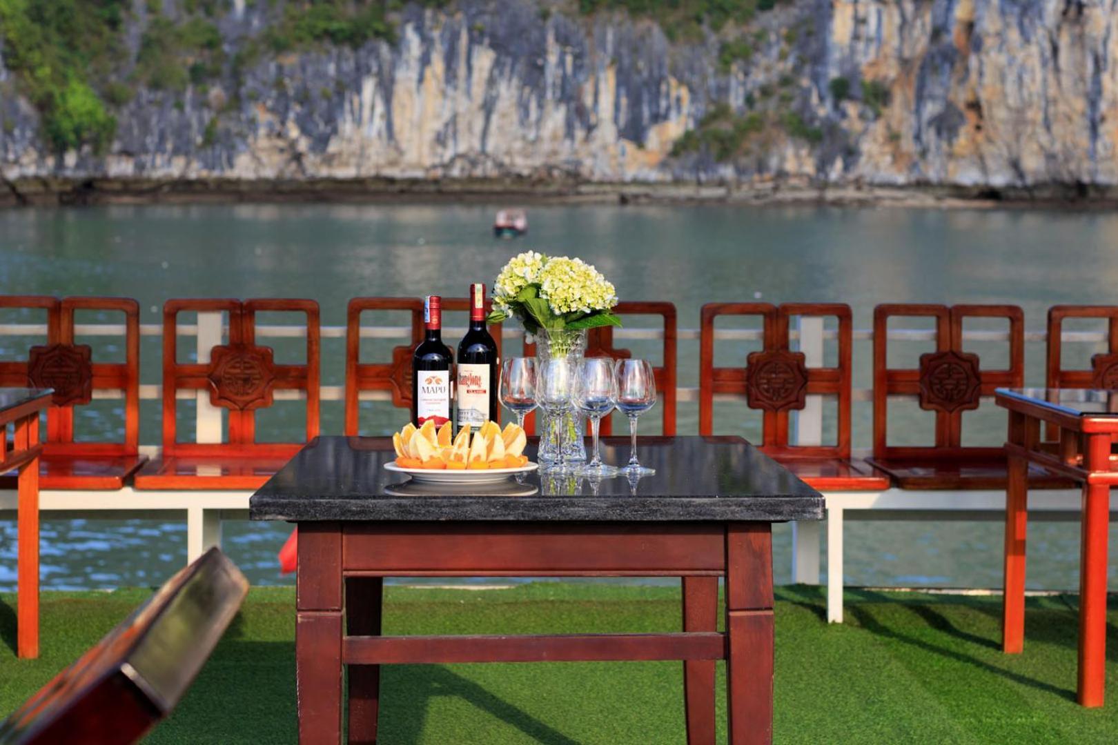 Cozy Bay Classic Cruise Ha Long Eksteriør billede