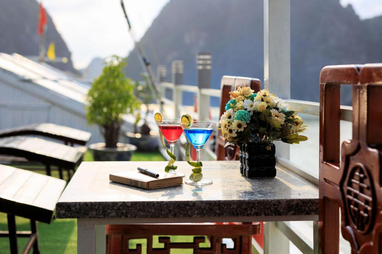 Cozy Bay Classic Cruise Ha Long Eksteriør billede