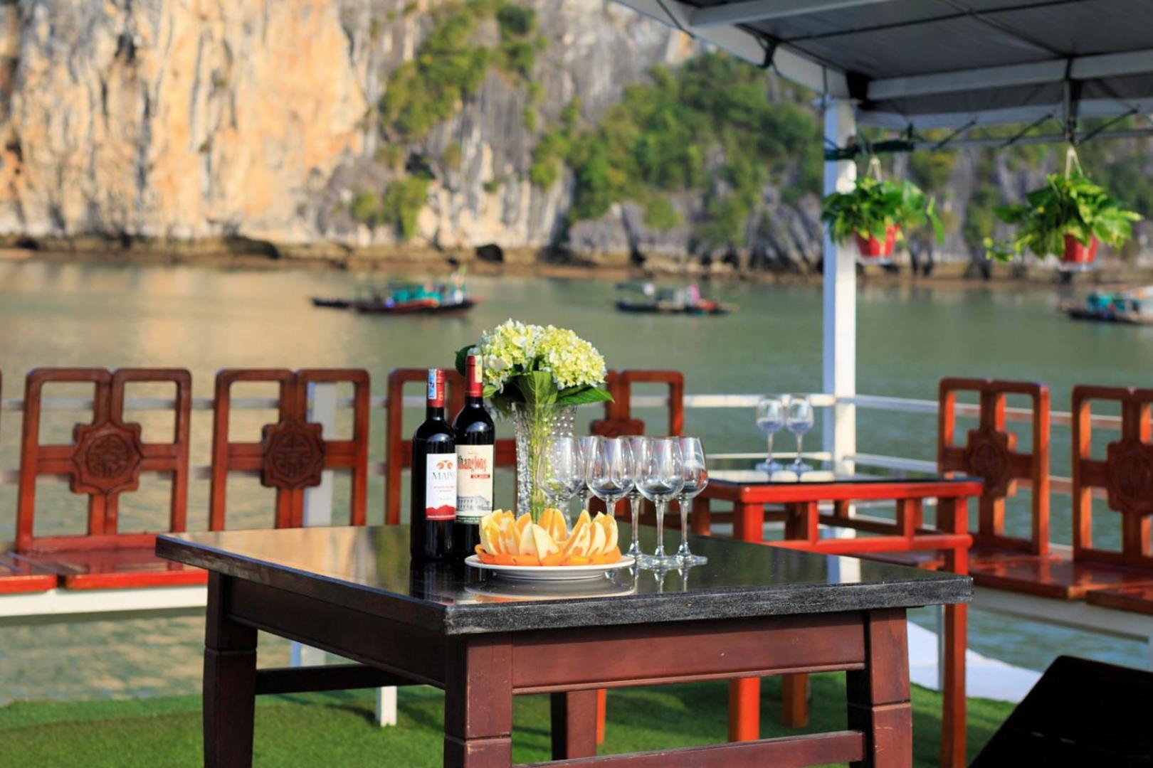 Cozy Bay Classic Cruise Ha Long Eksteriør billede