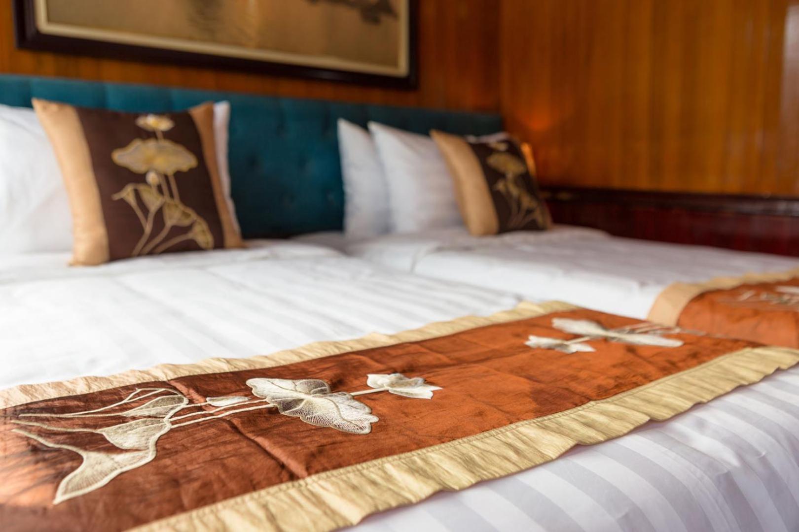 Cozy Bay Classic Cruise Ha Long Eksteriør billede