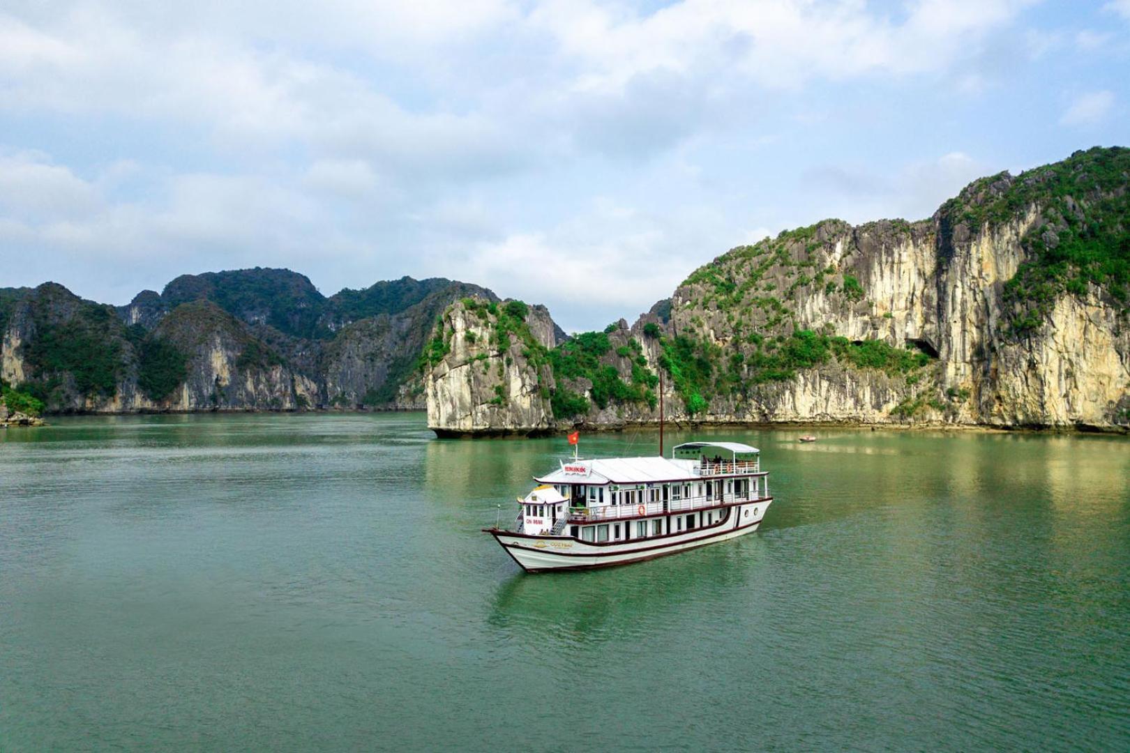 Cozy Bay Classic Cruise Ha Long Eksteriør billede