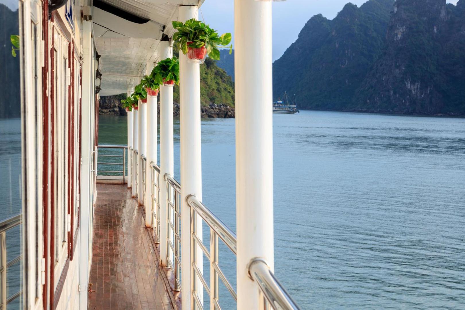 Cozy Bay Classic Cruise Ha Long Eksteriør billede