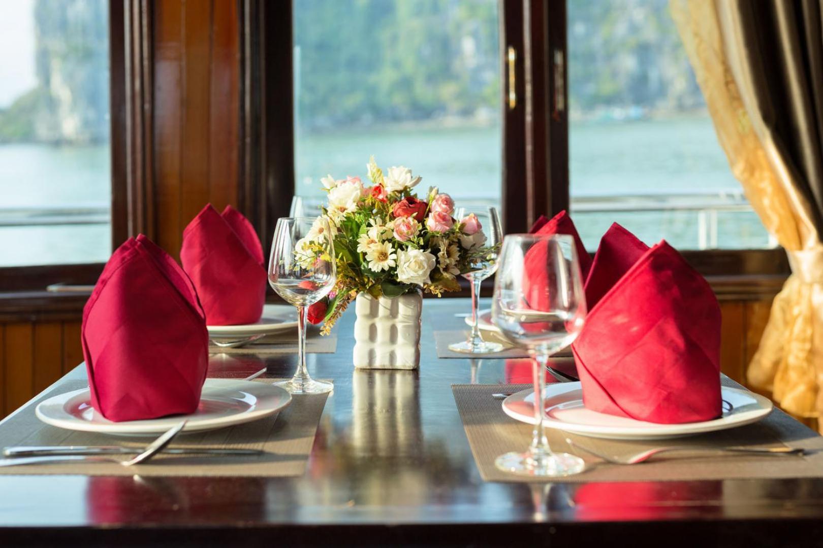 Cozy Bay Classic Cruise Ha Long Eksteriør billede